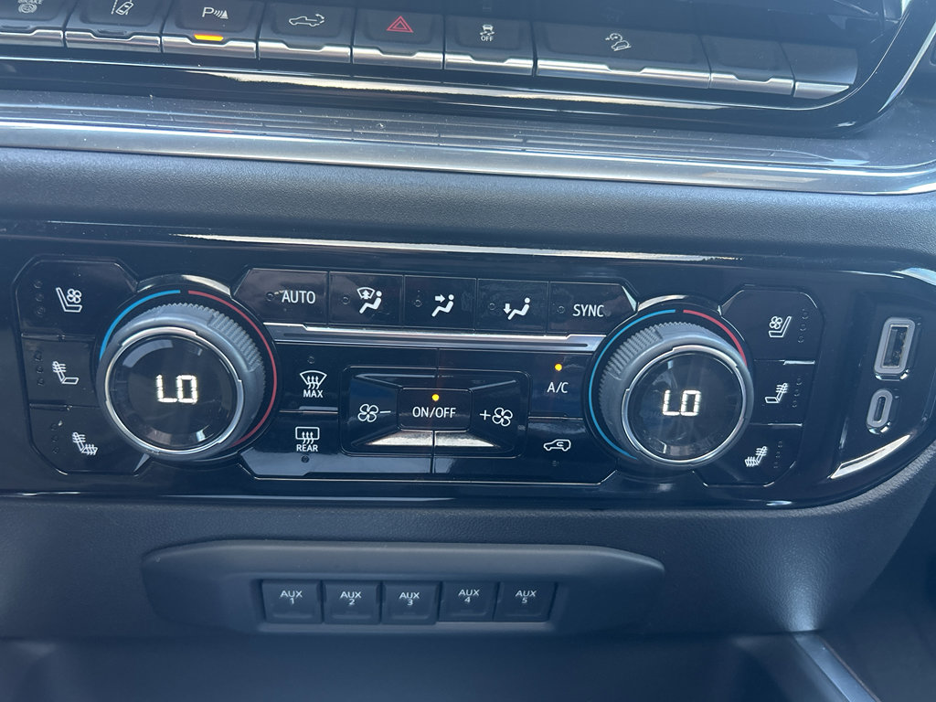 Used 2025 Chevrolet Silverado 3500 High Country w/ High Country Premium Package image 31