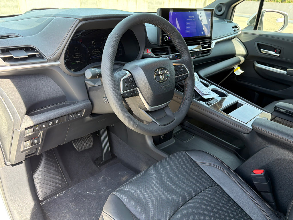New 2026 Toyota Sienna Platinum AWD/4WD image 20