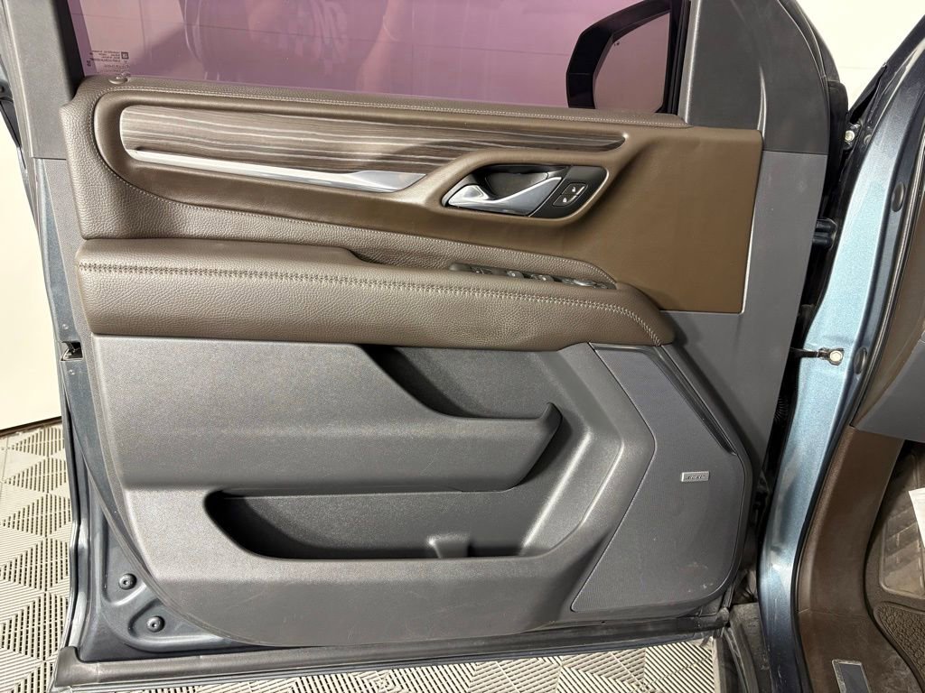 Used 2021 GMC Yukon Denali w/ Denali Premium Package image 12