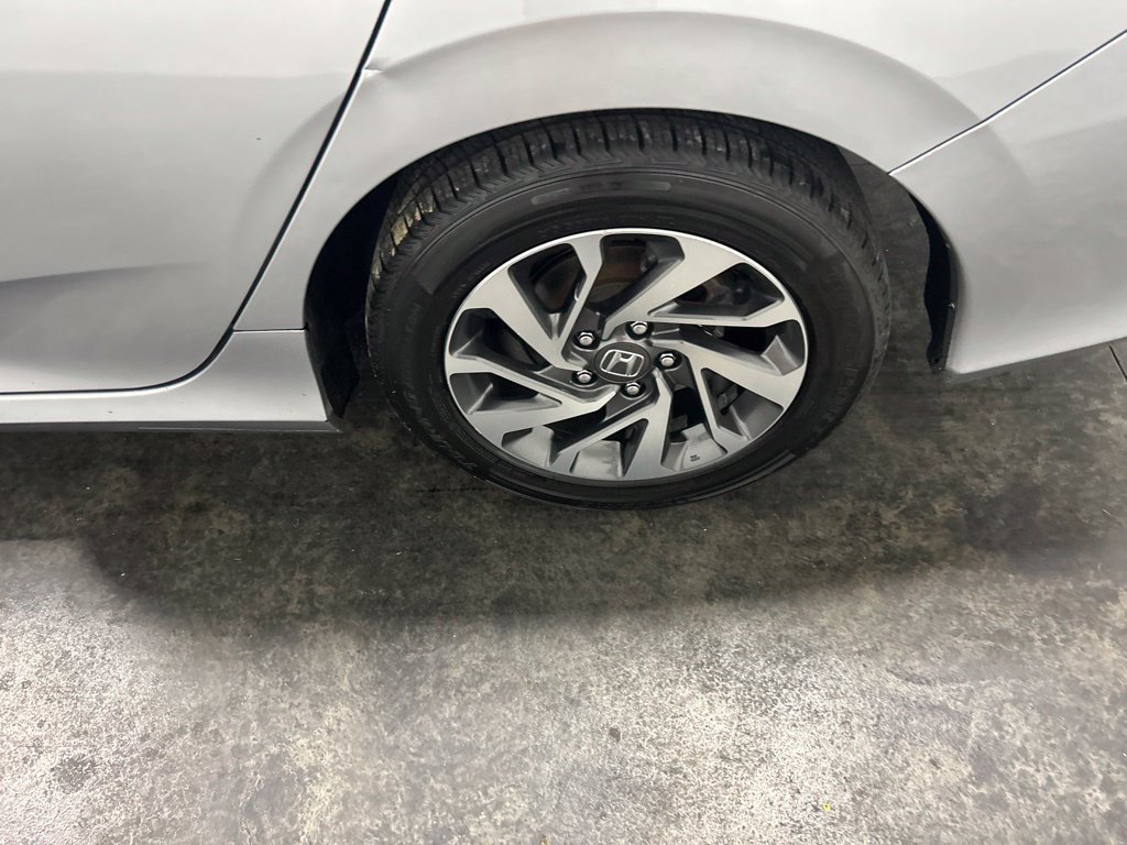 Used 2017 Honda Civic EX image 9