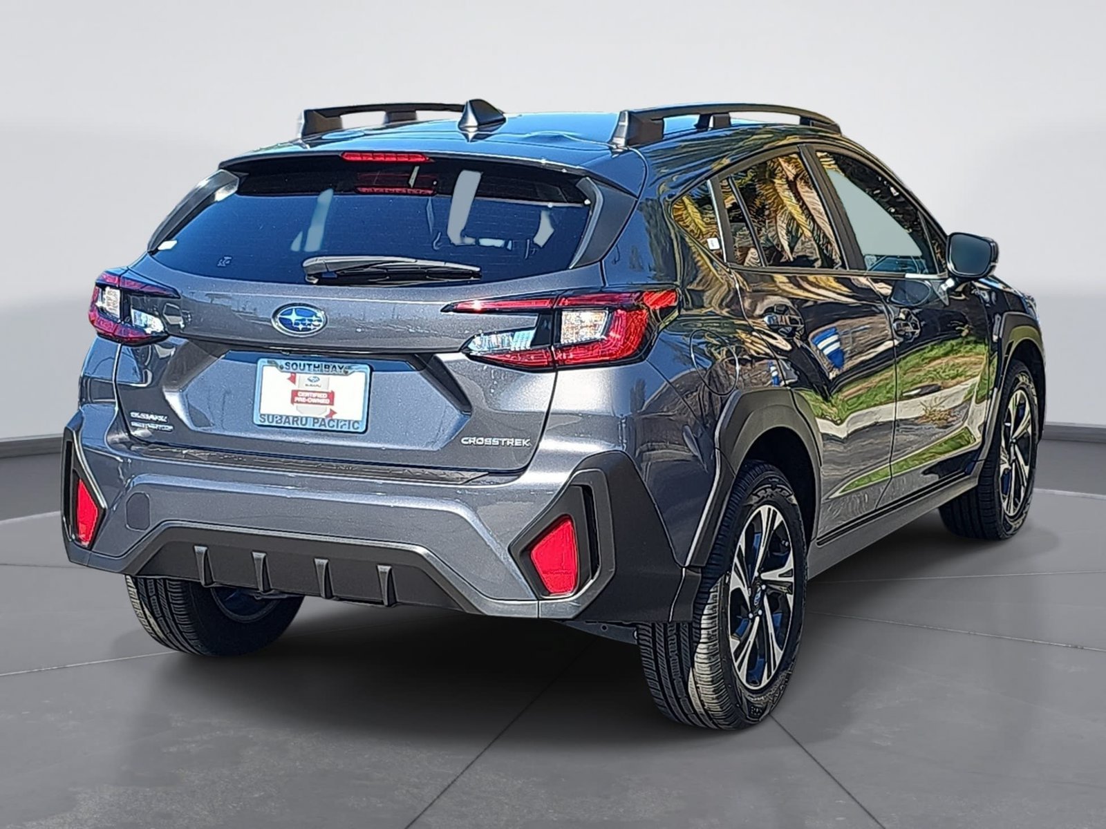 Used 2024 Subaru Crosstrek 2.0i Premium w/ Crosstrek Mirror Package AWD/4WD image 3
