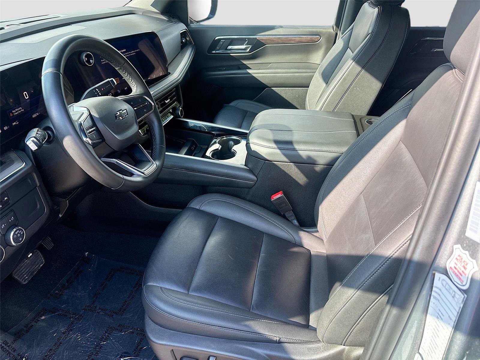 Used 2025 Chevrolet Suburban Z71 AWD/4WD image 22