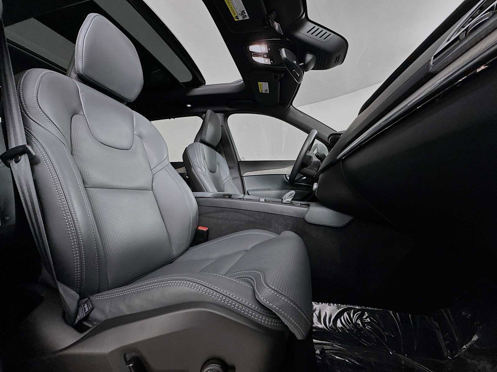 Certified 2023 Volvo XC90 B6 Ultimate image 28