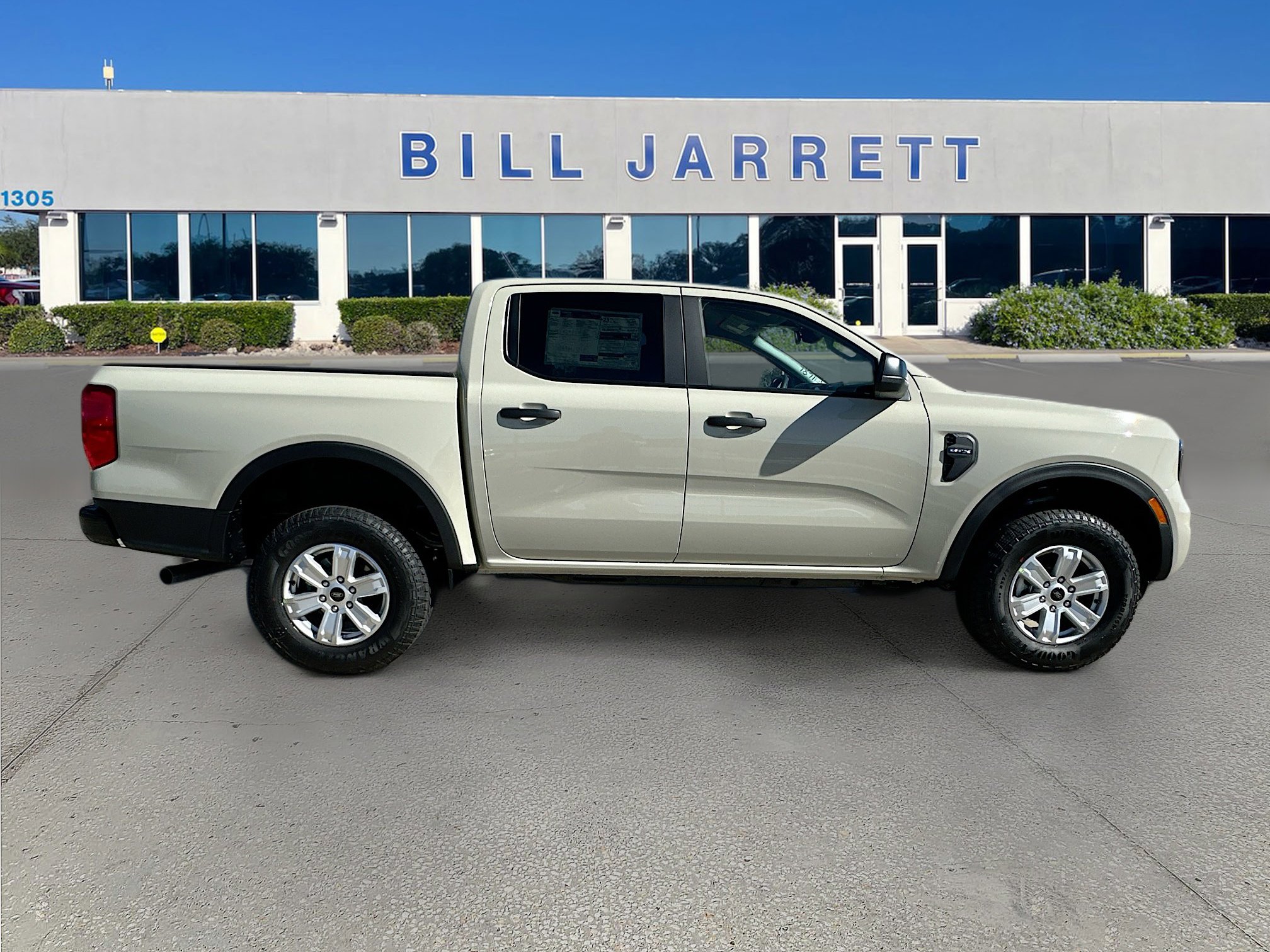 New 2025 Ford Ranger XL image 3