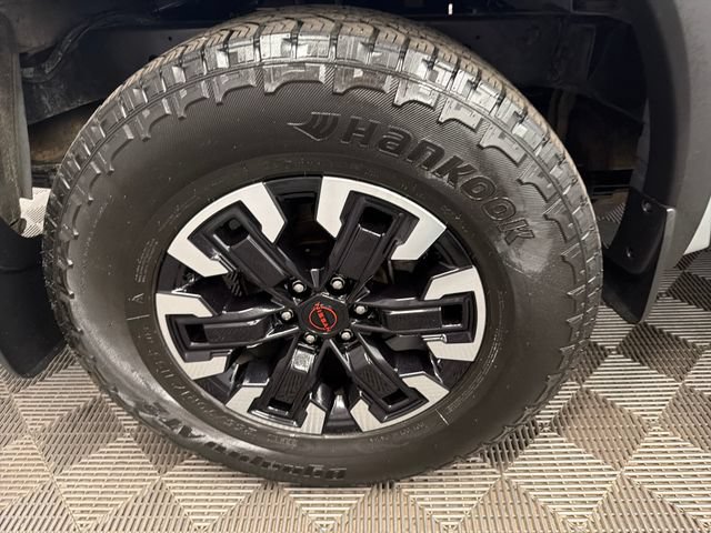 Used 2024 Nissan Frontier PRO-4X w/ Technology Package AWD/4WD image 31