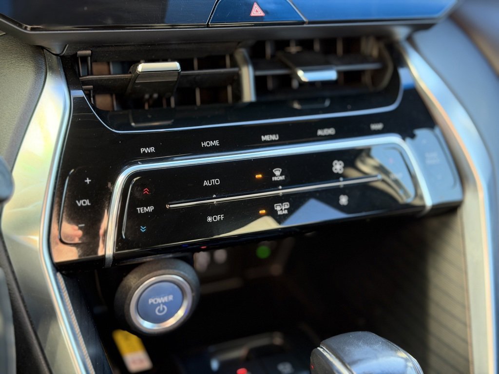 Used 2021 Toyota Venza XLE w/ Softex Package image 15