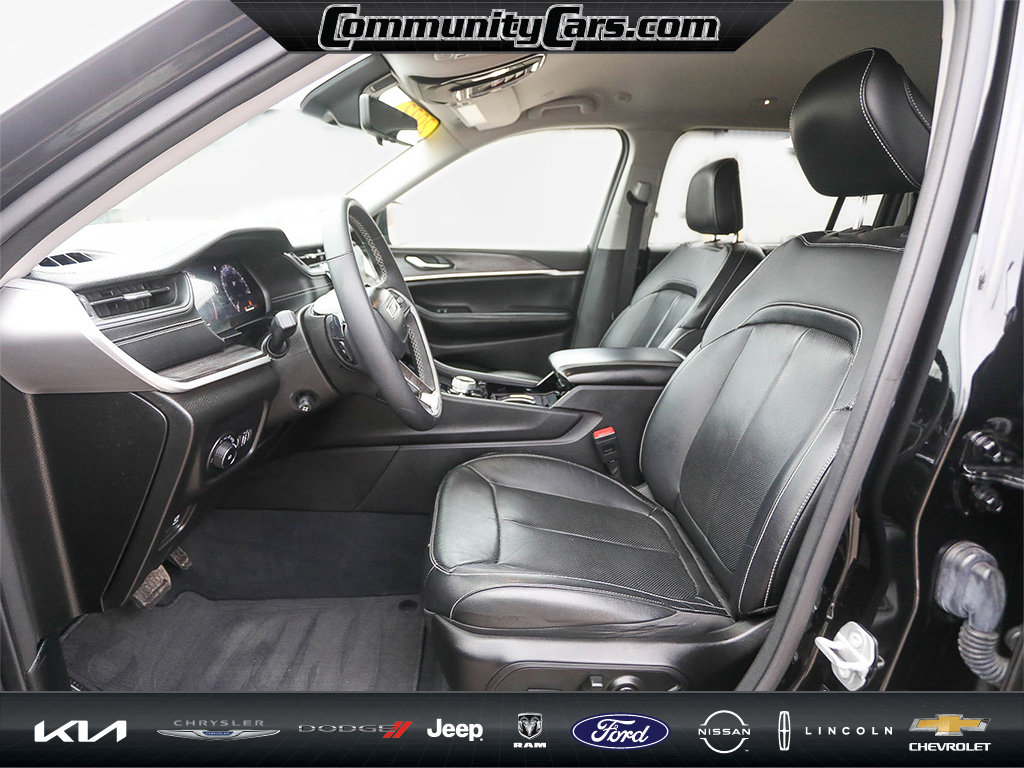 Used 2023 Jeep Grand Cherokee L Limited w/ Luxury Tech Group II image 13