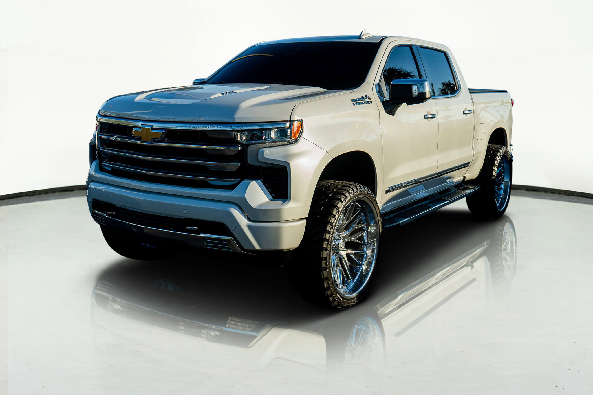 Used 2023 Chevrolet Silverado 1500 High Country w/ Technology Package image 18
