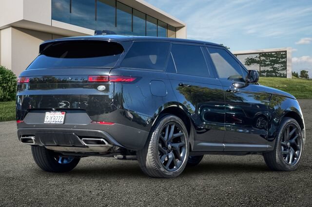 Used 2023 Land Rover Range Rover Sport SE AWD/4WD image 4