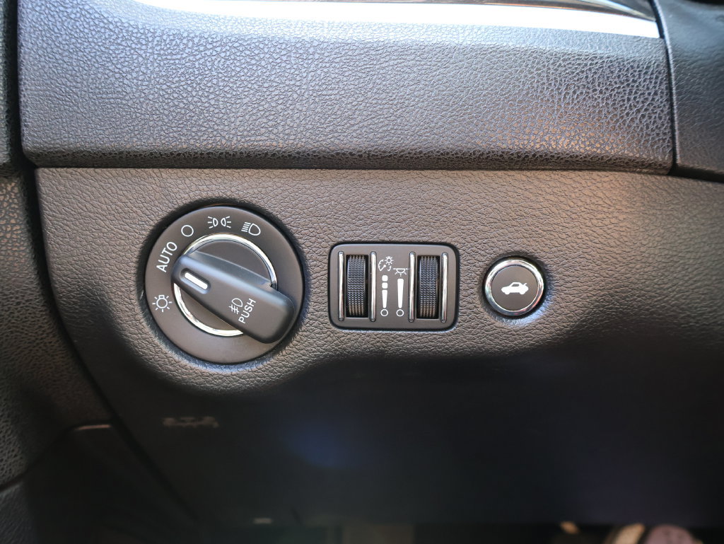 Used 2019 Chrysler 300 Touring w/ Driver Convenience Group RWD image 30