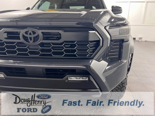 Used 2024 Toyota Tacoma TRD Off-Road image 11