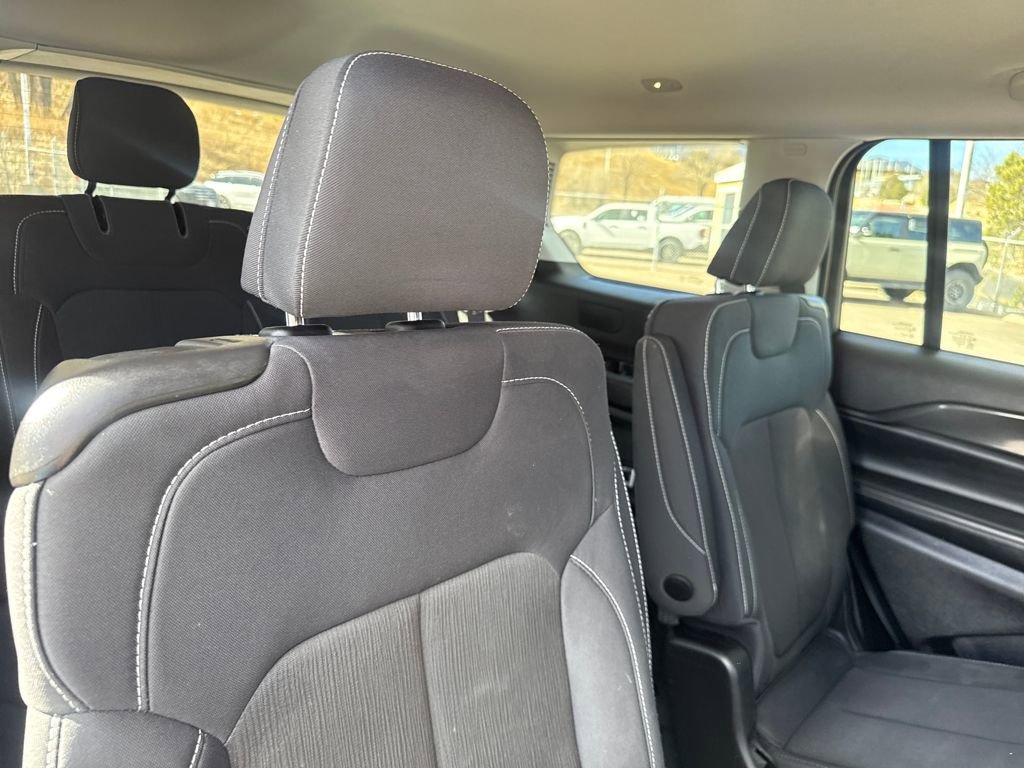 Used 2023 Jeep Grand Cherokee L Laredo image 26