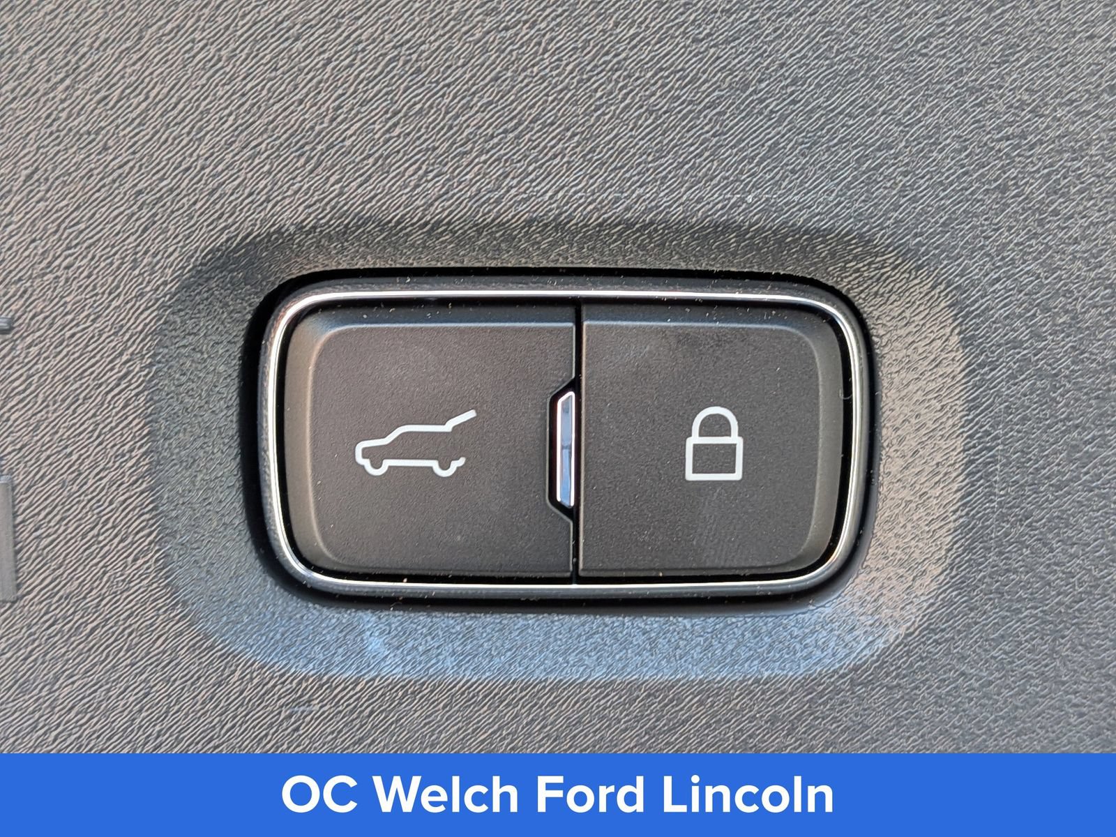 Certified 2025 Lincoln Navigator Reserve AWD/4WD image 16