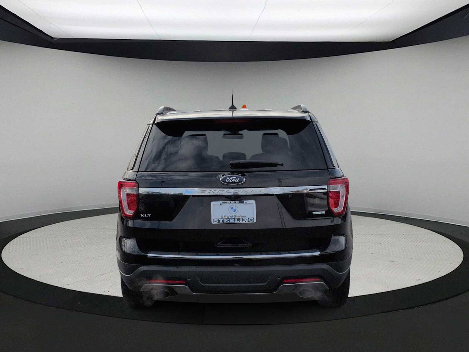 Used 2018 Ford Explorer XLT w/ Equipment Group 202A image 7