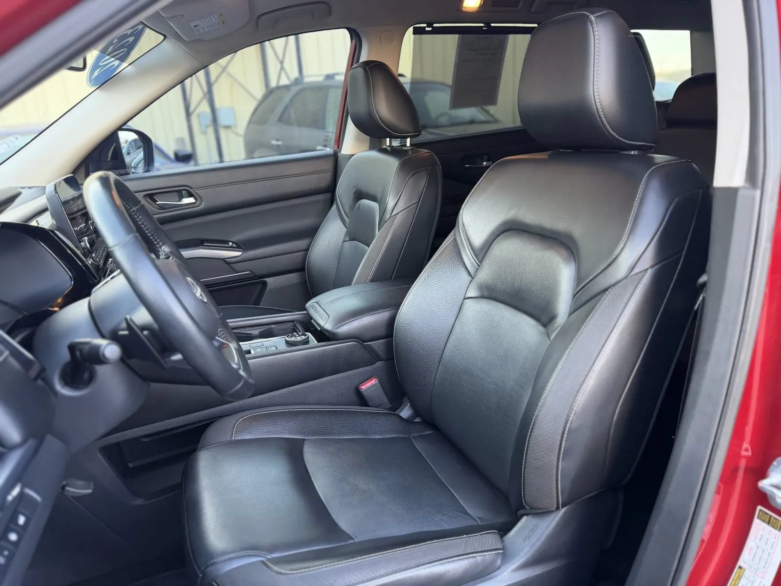 Used 2023 Nissan Pathfinder SL w/ Lighting Package (N92) AWD/4WD image 15
