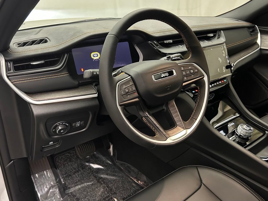 New 2026 Jeep Grand Cherokee Limited AWD/4WD image 11