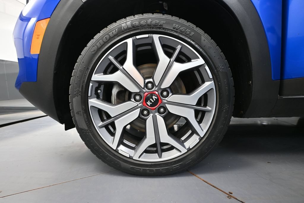 Used 2021 Kia Seltos SX w/ SX Sunroof Package AWD/4WD image 17