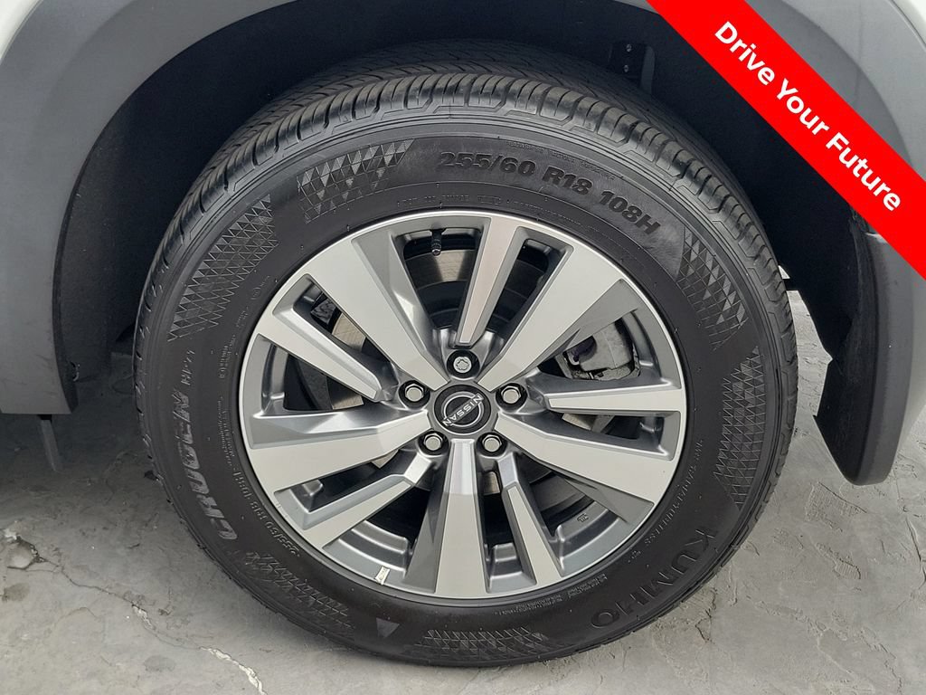Certified 2025 Nissan Pathfinder SL FWD image 28