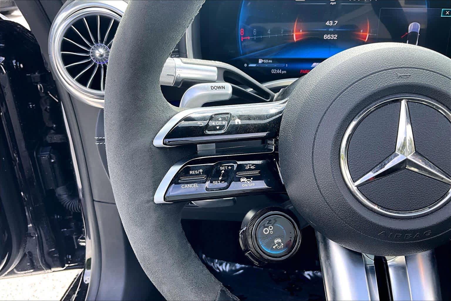 Used 2023 Mercedes-Benz SL 63 AMG 4MATIC w/ Driver Assistance Package image 21
