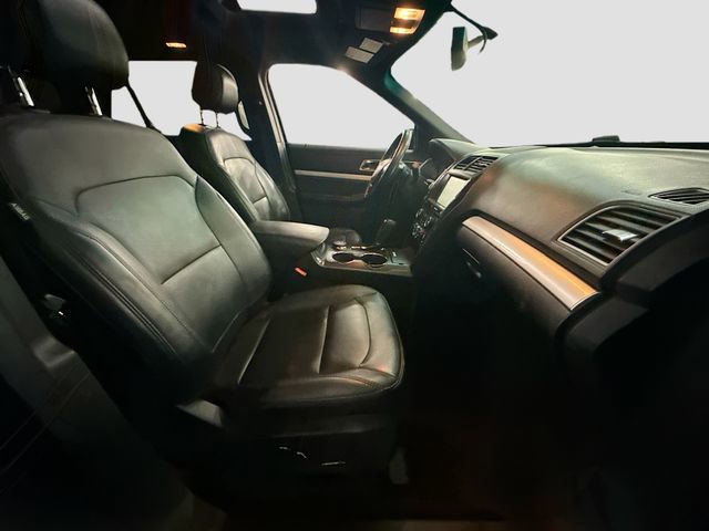 Used 2016 Ford Explorer XLT w/ Equipment Group 202A image 31