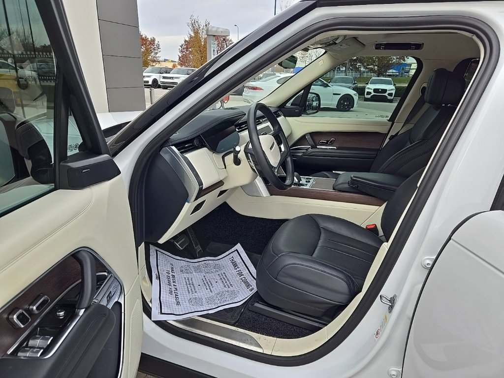 Used 2023 Land Rover Range Rover SE image 16