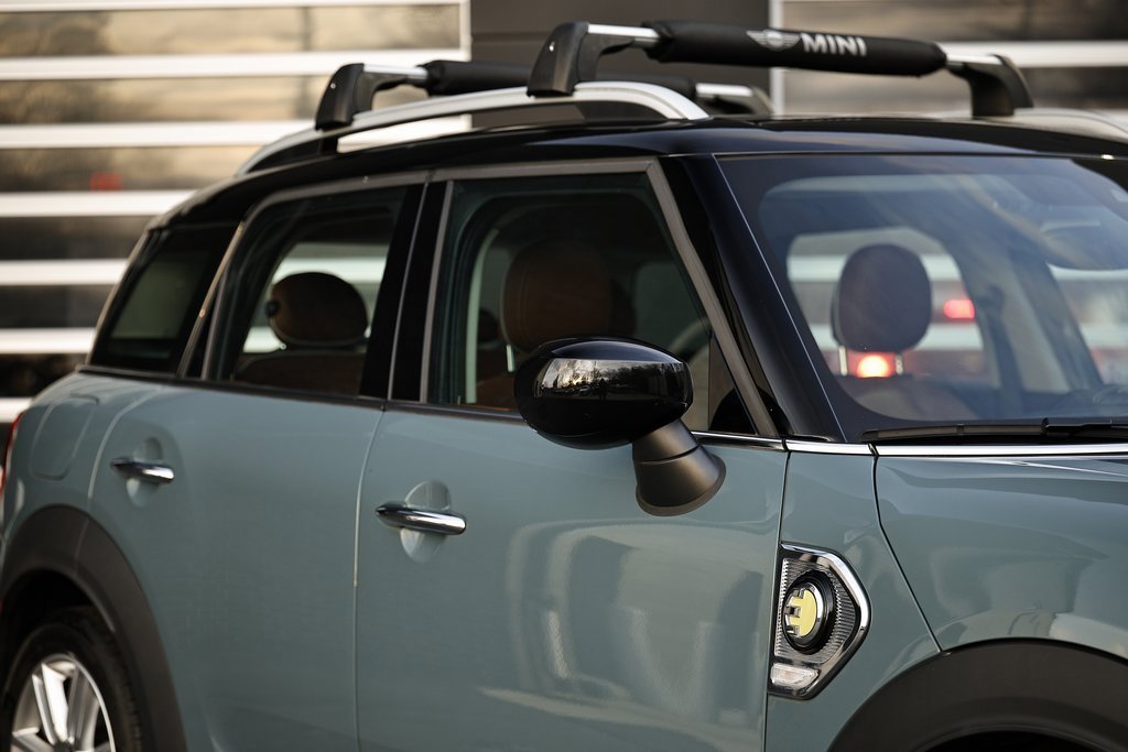 Used 2023 MINI Cooper Countryman SE w/ Signature Upholstery Package image 3