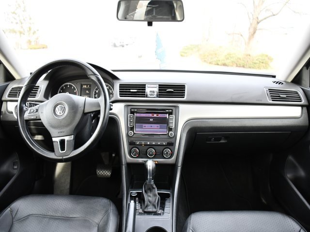 Used 2015 Volkswagen Passat 1.8T Limited Edition image 16