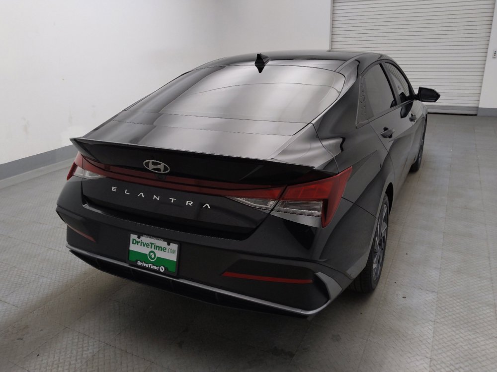 Used 2025 Hyundai Elantra Sport FWD image 7