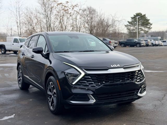 Used 2025 Kia Sportage EX image 4