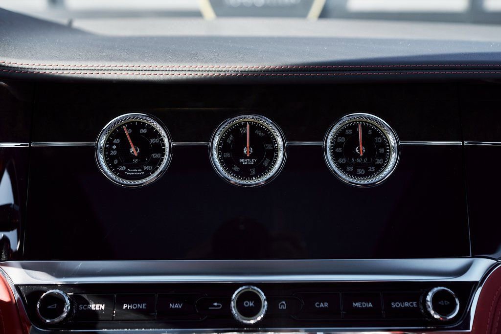 Used 2023 Bentley Continental GT Azure image 68