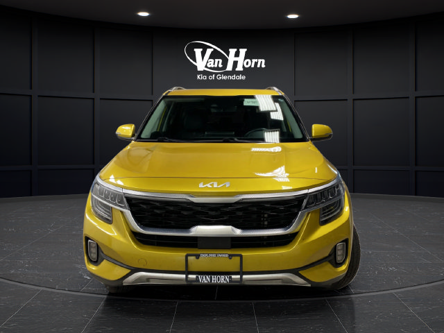 Used 2023 Kia Seltos SX w/ SX Sunroof Package AWD/4WD image 2