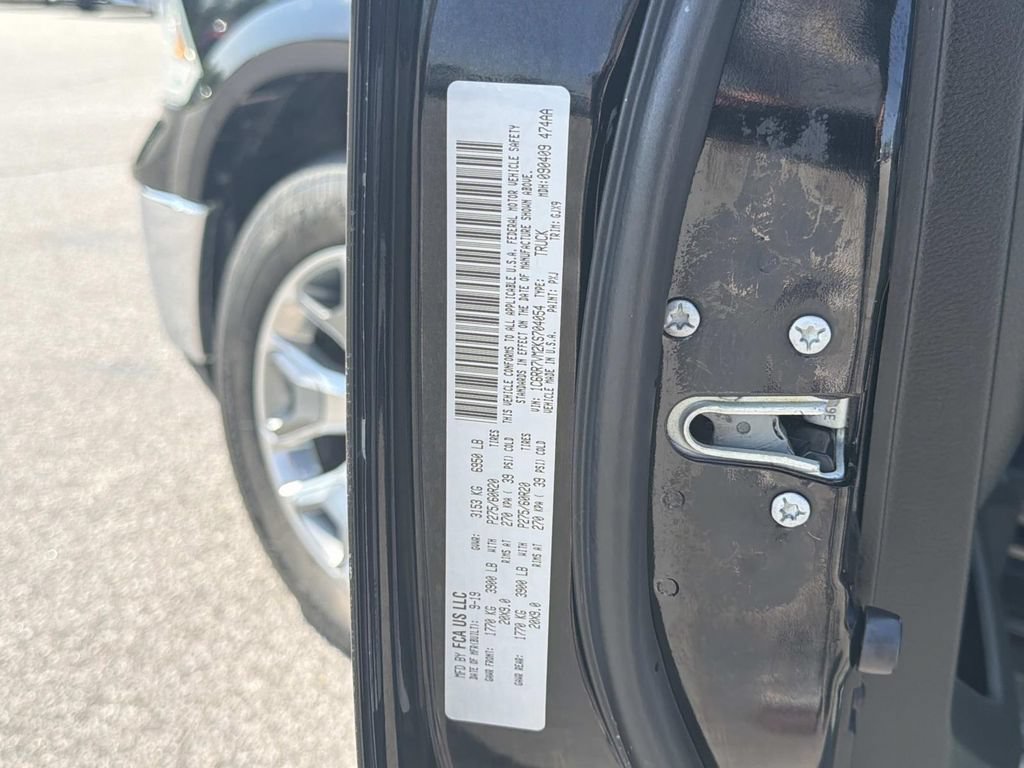 Used 2019 RAM 1500 Laramie w/ Convenience Group AWD/4WD image 30