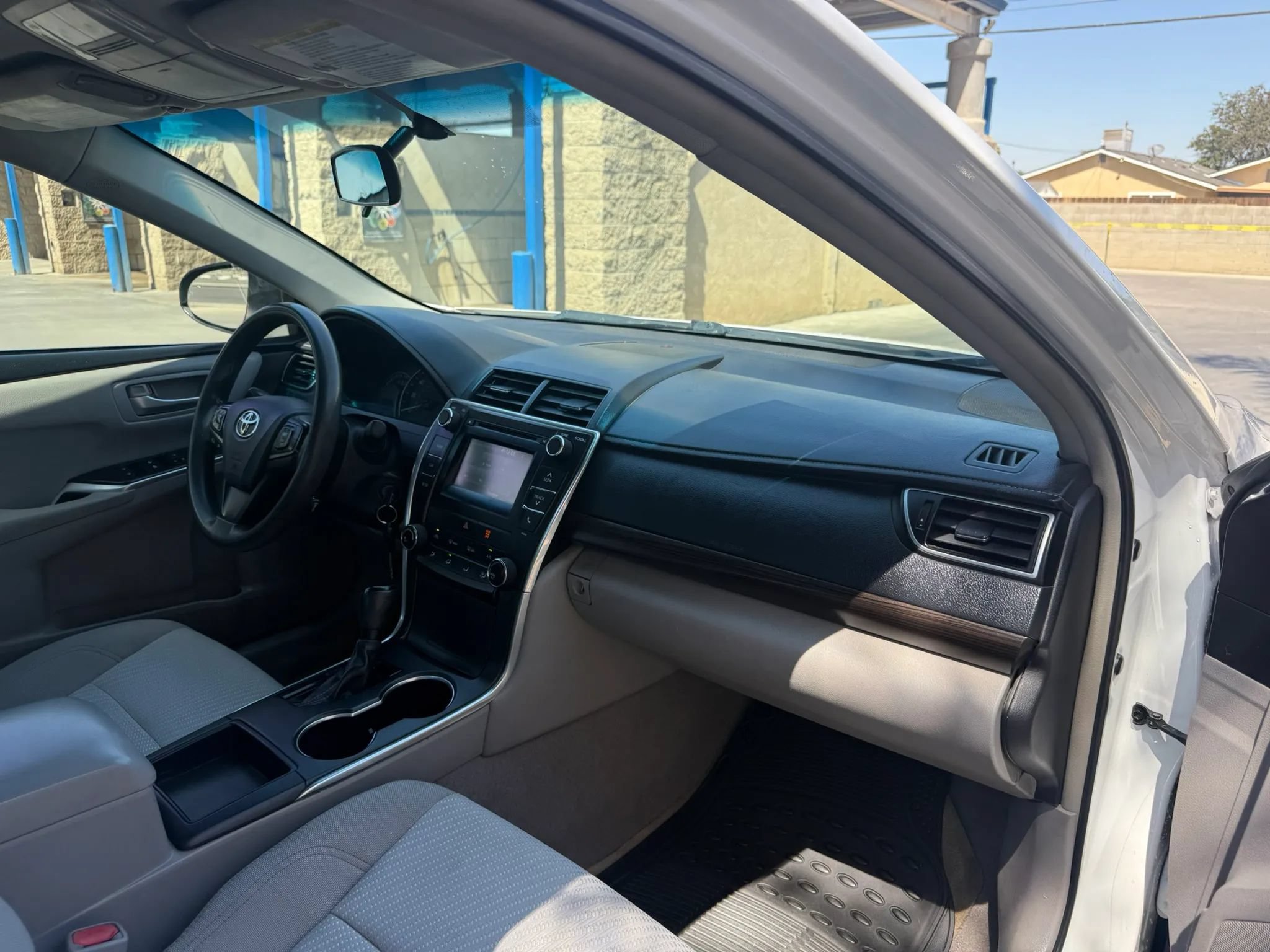 Used 2015 Toyota Camry LE FWD image 12