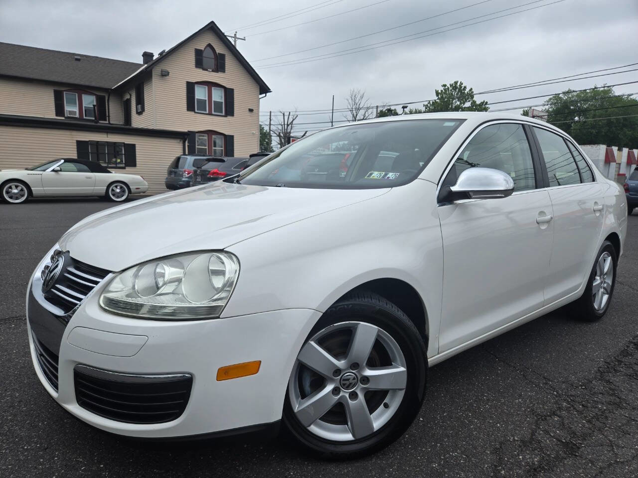 Used 2009 Volkswagen Jetta SE image 2