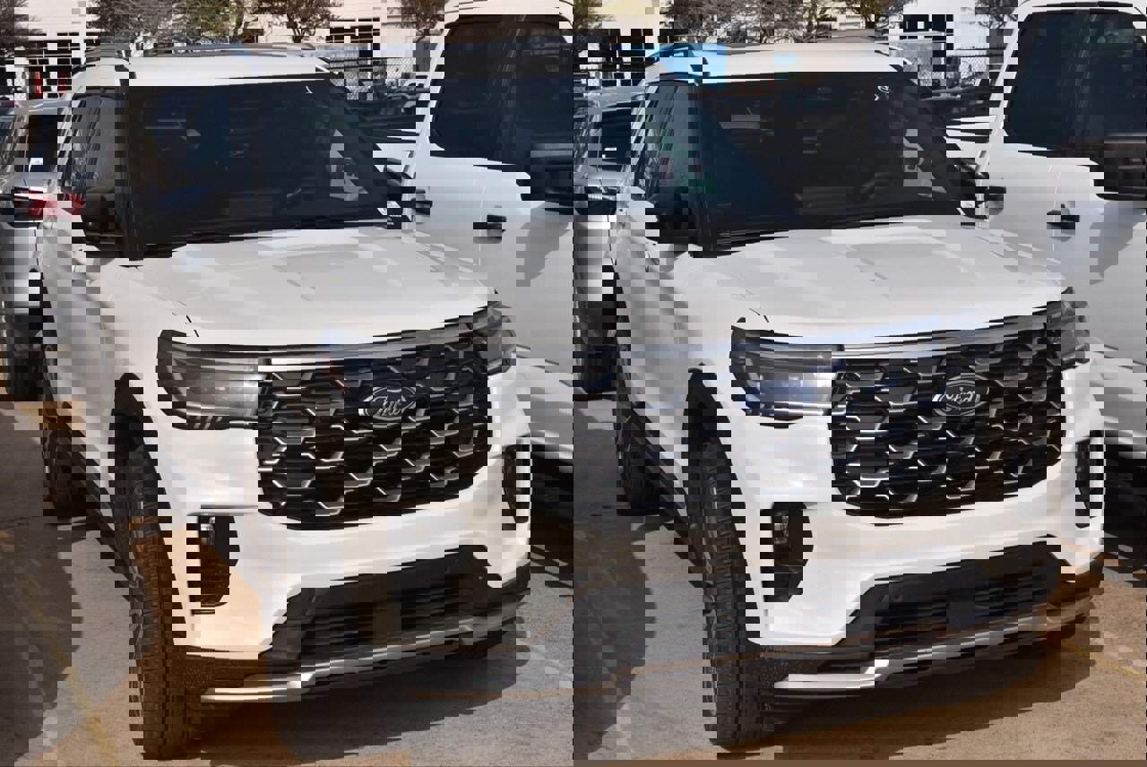 Certified 2025 Ford Explorer Platinum w/ Ultimate Package image 4