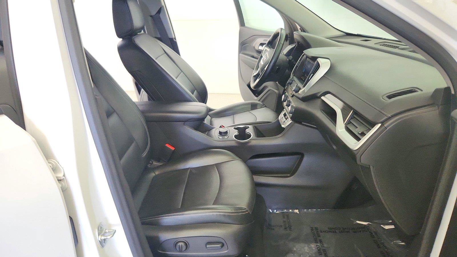 Used 2024 GMC Terrain SLT FWD image 28
