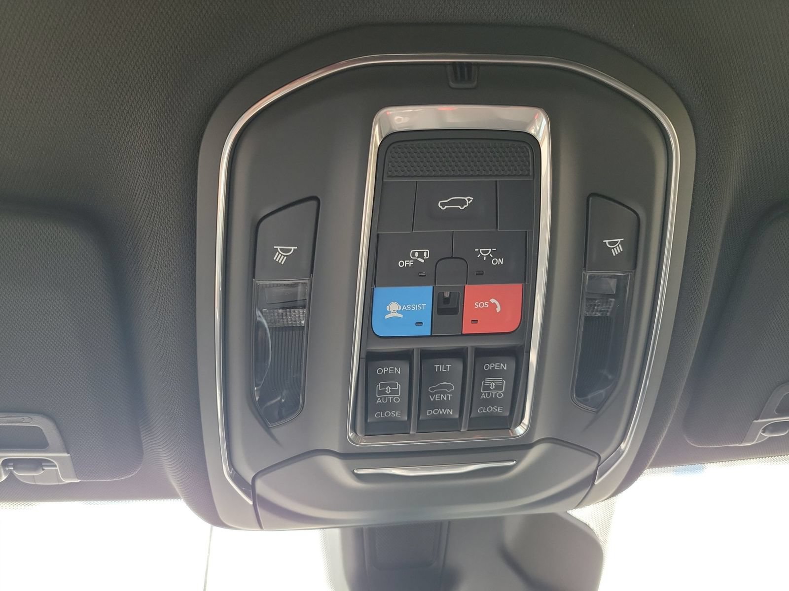 New 2027 Jeep Grand Cherokee Limited RWD image 19