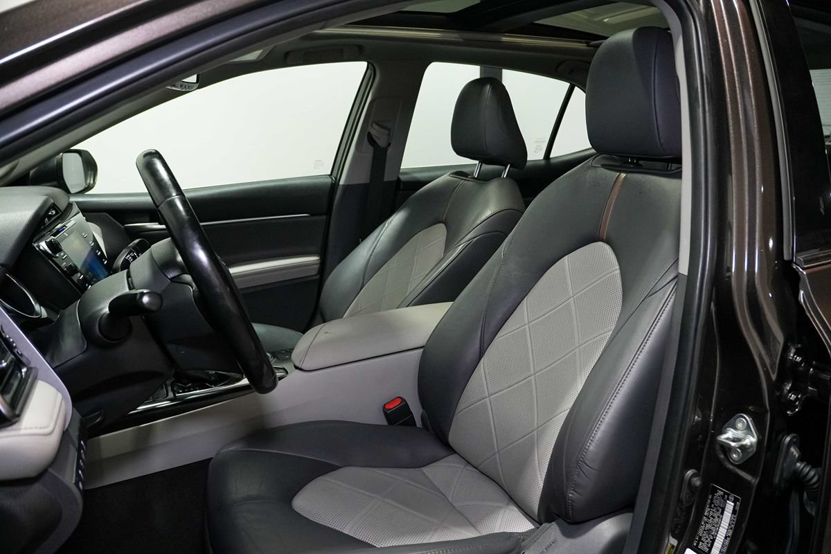 Used 2019 Toyota Camry XLE FWD image 15