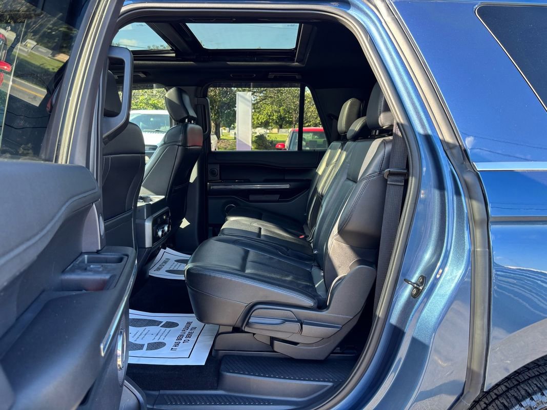 Used 2019 Ford Expedition Max XLT w/ Equipment Group 202A AWD/4WD image 17