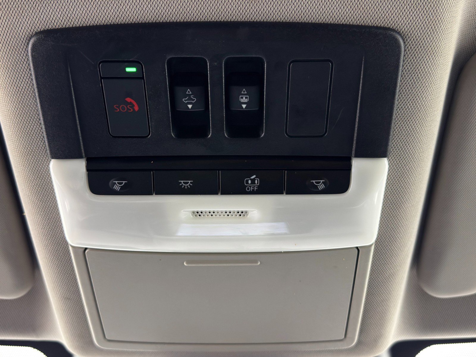 Used 2022 Nissan Rogue Platinum w/ Head-Up Display Package FWD image 32