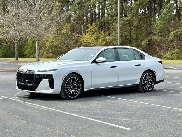 Used 2025 BMW 740i w/ Premium Package image 2