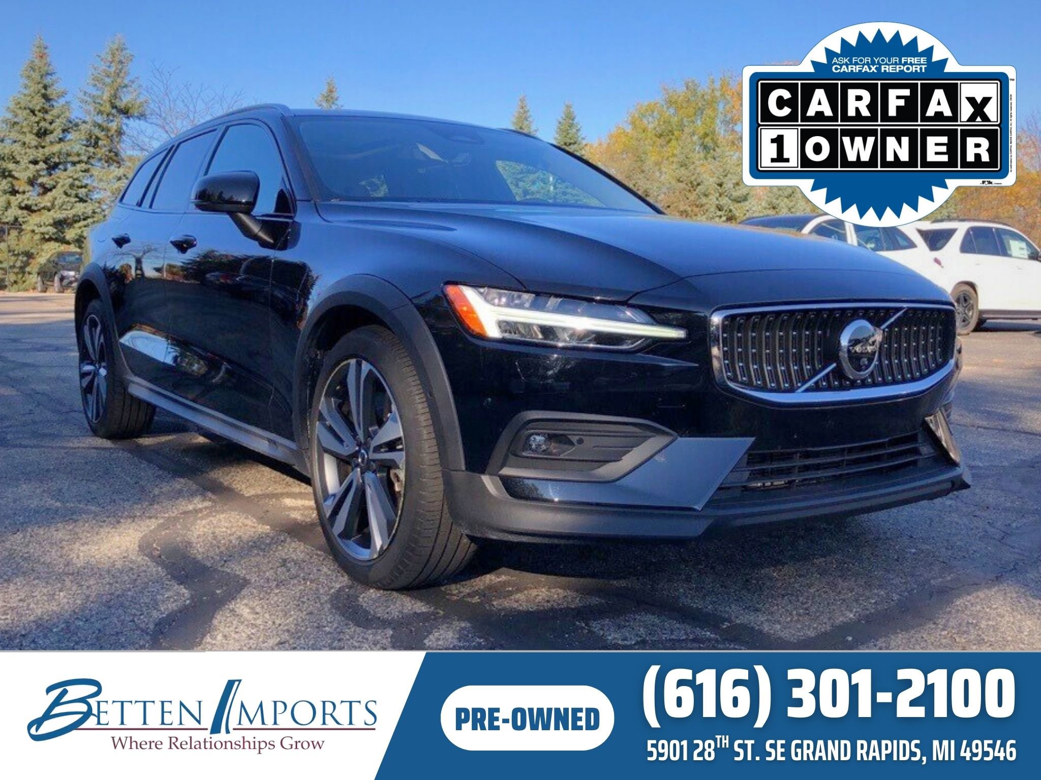 Used 2025 Volvo V60 B5 Cross Country Plus image 1