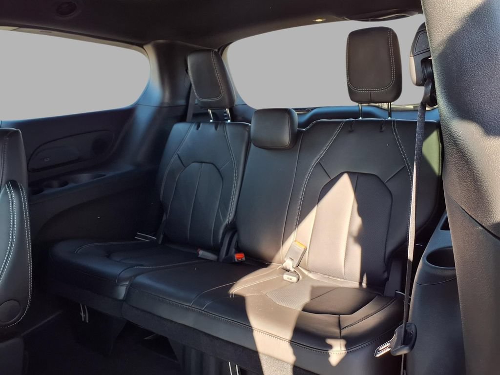 New 2026 Chrysler Pacifica Select FWD image 25