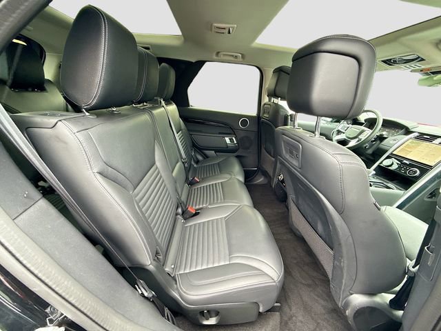Used 2024 Land Rover Discovery S image 30
