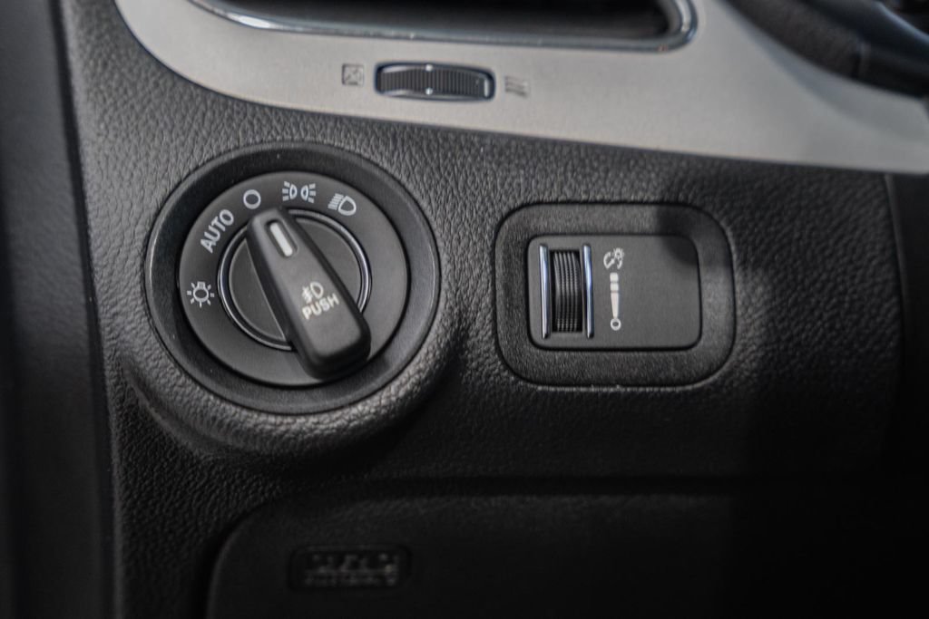 Used 2019 Dodge Journey SE w/ Premium Group FWD image 37