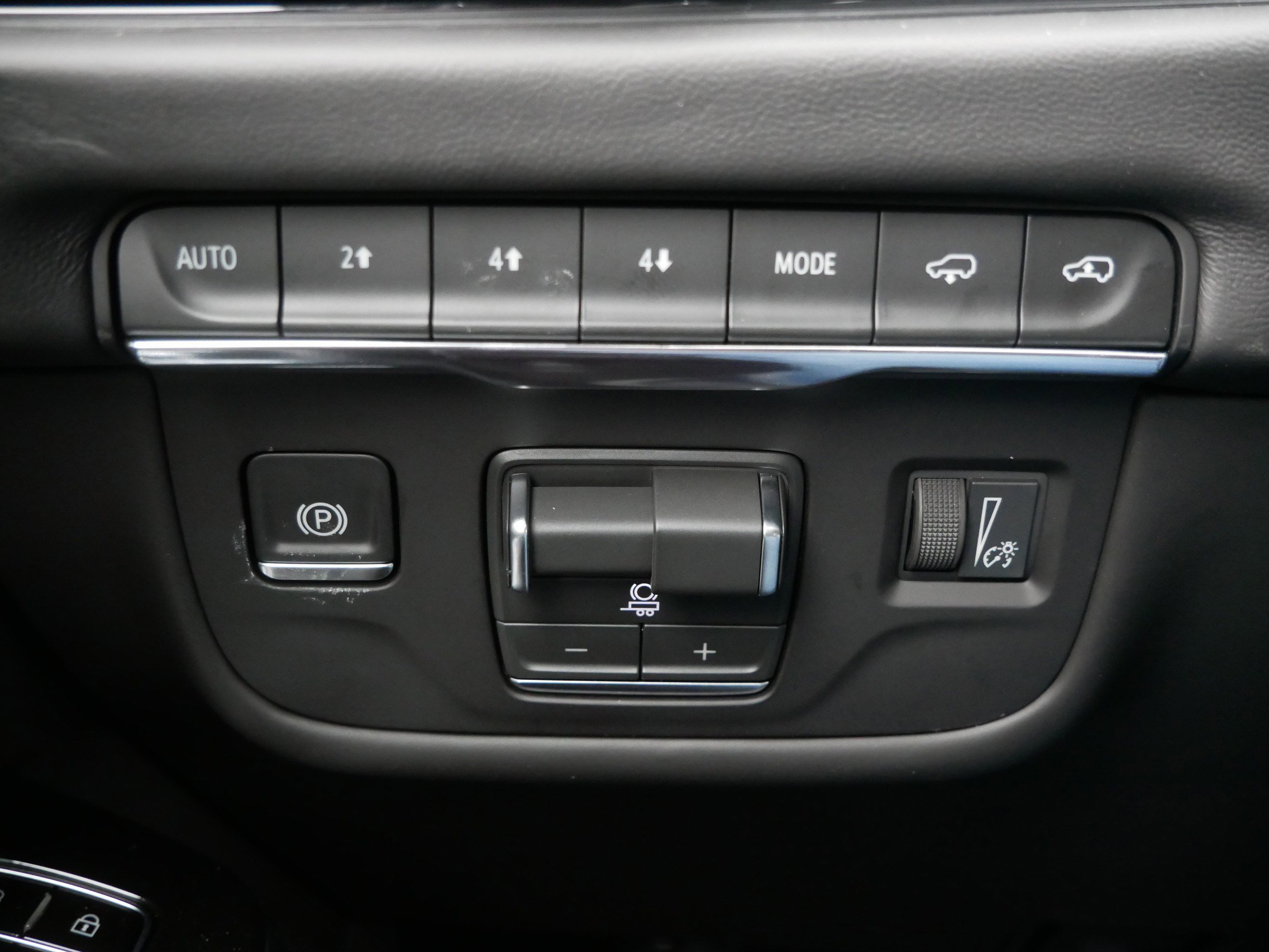 New 2026 Cadillac Escalade Platinum Sport w/ LPO, ONYX Package image 25