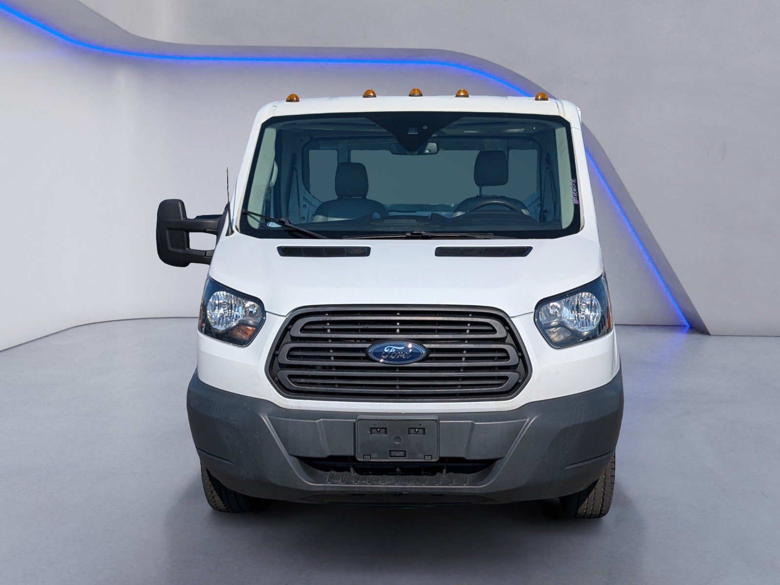 Used 2018 Ford Transit 250 138 RWD image 3