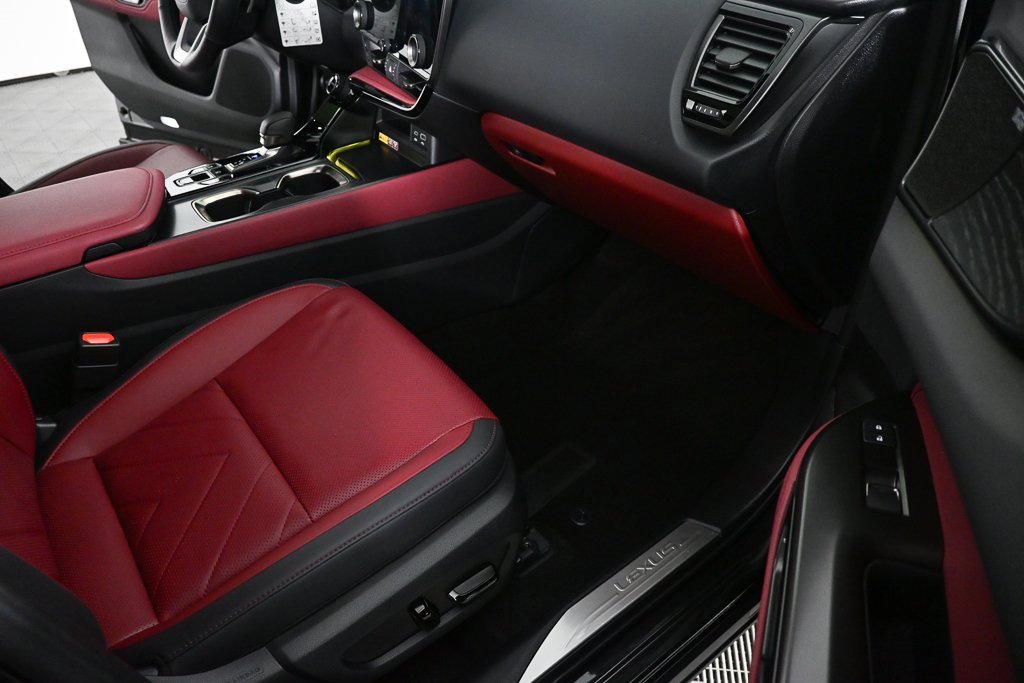 Used 2025 Lexus NX 300h AWD w/ Luxury Package image 21