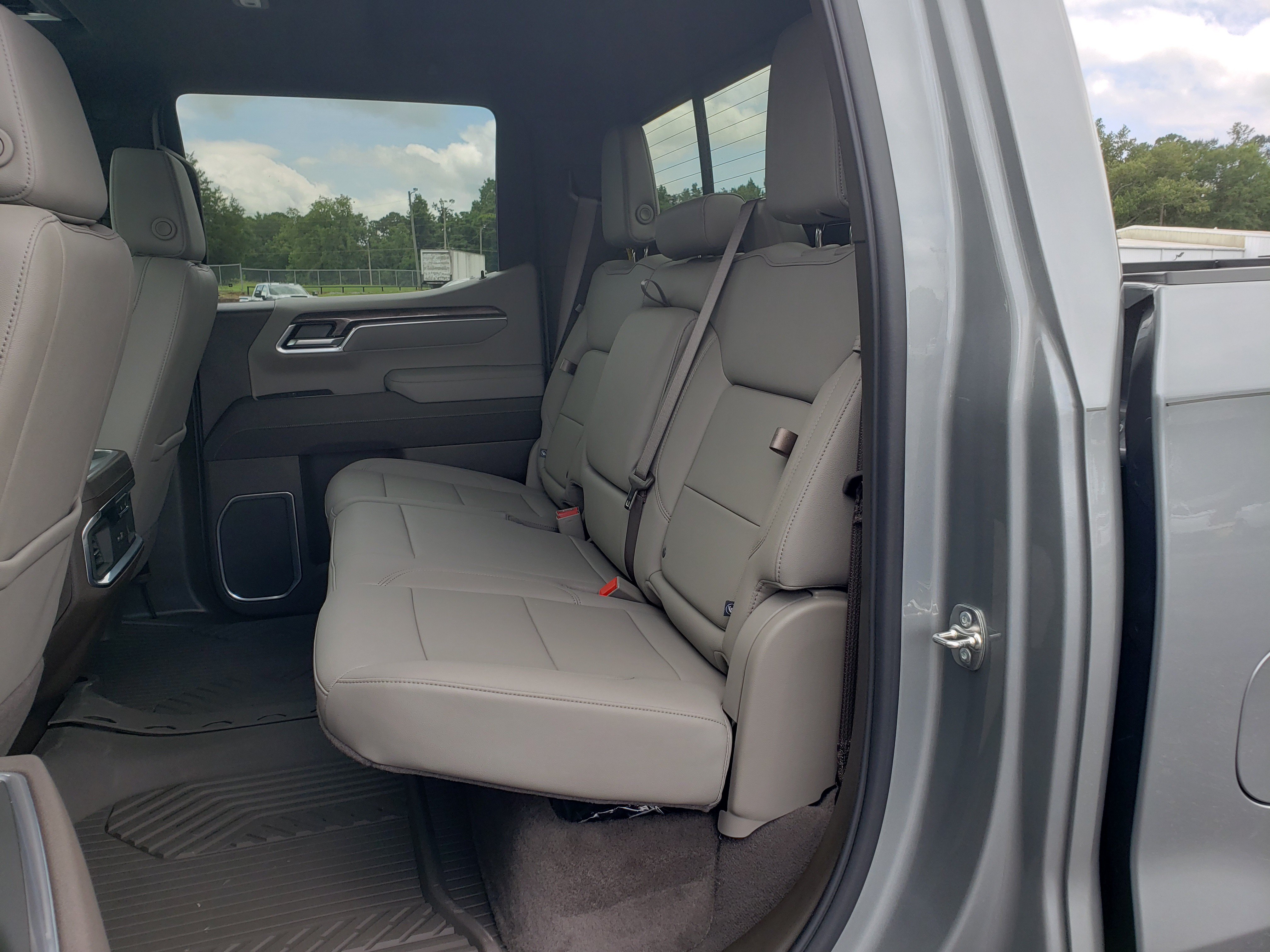 New 2026 Chevrolet Silverado 1500 LTZ w/ LTZ Premium Package AWD/4WD image 34