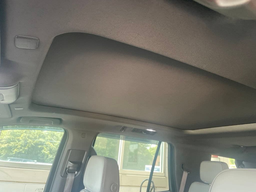 Used 2023 GMC Yukon SLT AWD/4WD image 7